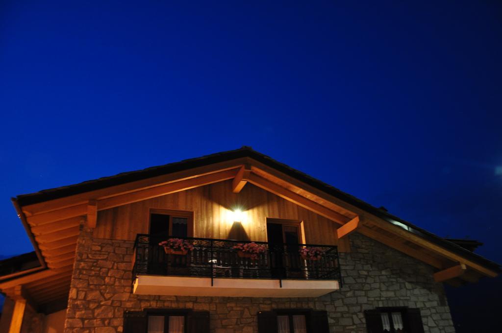Apartament Le Foyer De La Ferme Aosta Zewnętrze zdjęcie